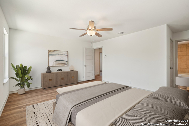 Listing photo id 33 for 2033 Silver Oaks 23