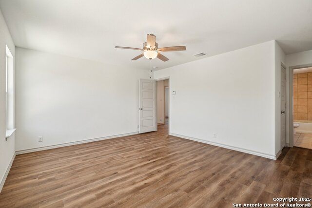 Listing photo id 34 for 2033 Silver Oaks 23