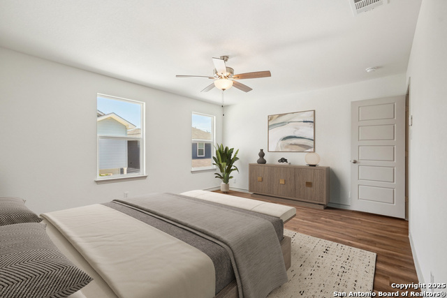 Listing photo id 35 for 2033 Silver Oaks 23