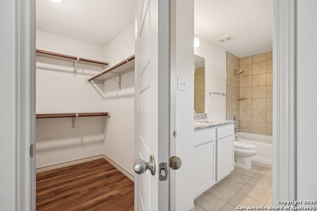 Listing photo id 37 for 2033 Silver Oaks 23