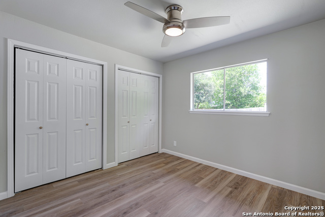 Listing photo id 12 for 5243 Overpool
