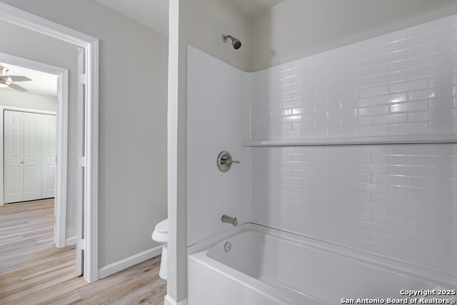 Listing photo id 14 for 5243 Overpool