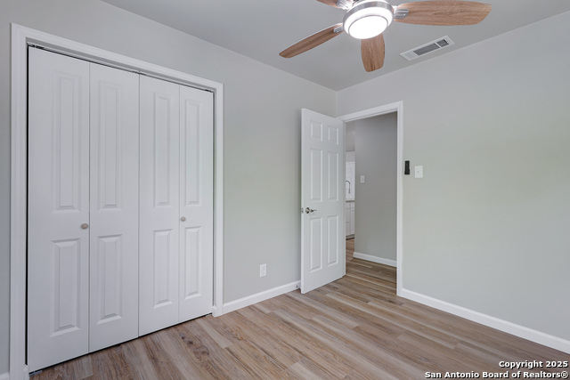 Listing photo id 17 for 5243 Overpool