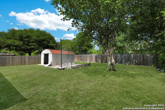 Listing photo id 22 for 5243 Overpool