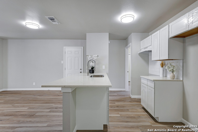 Listing photo id 5 for 5243 Overpool