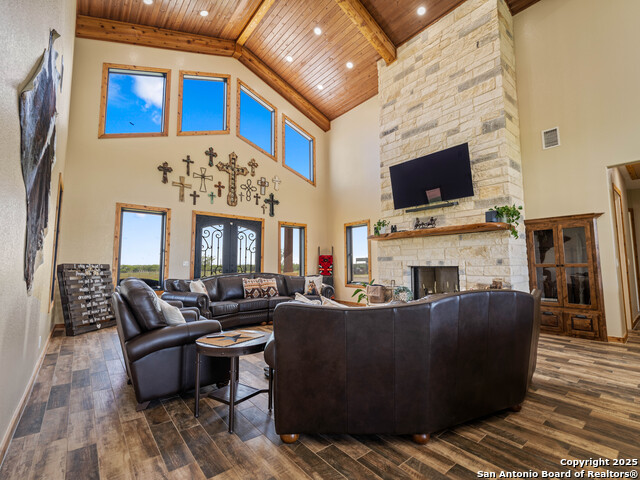 Listing photo id 9 for 12093 New Sulphur Springs