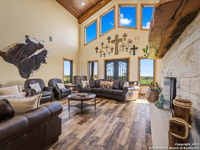 Listing photo id 10 for 12093 New Sulphur Springs
