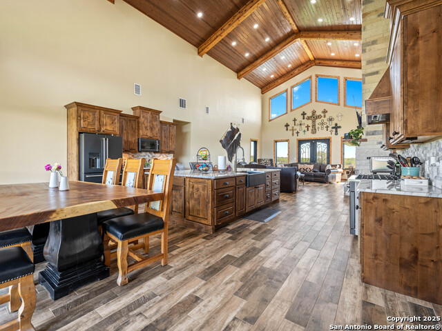 Listing photo id 11 for 12093 New Sulphur Springs