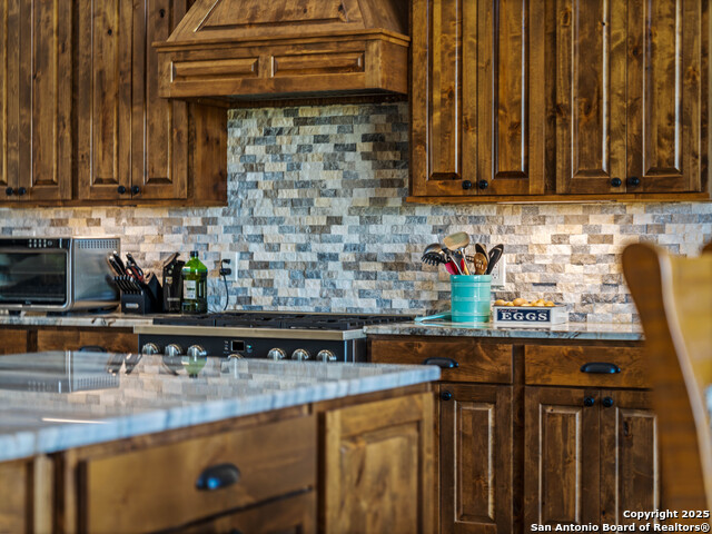 Listing photo id 12 for 12093 New Sulphur Springs