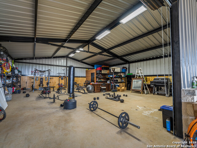 Listing photo id 40 for 12093 New Sulphur Springs