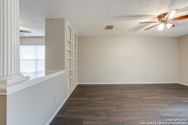 Image 11 of 34 For 22011 Oriole Hill Dr