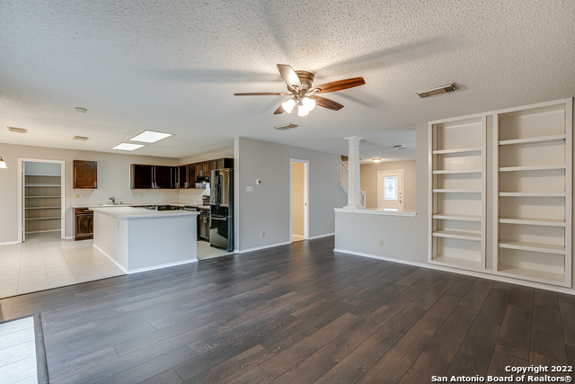 Image 13 of 34 For 22011 Oriole Hill Dr