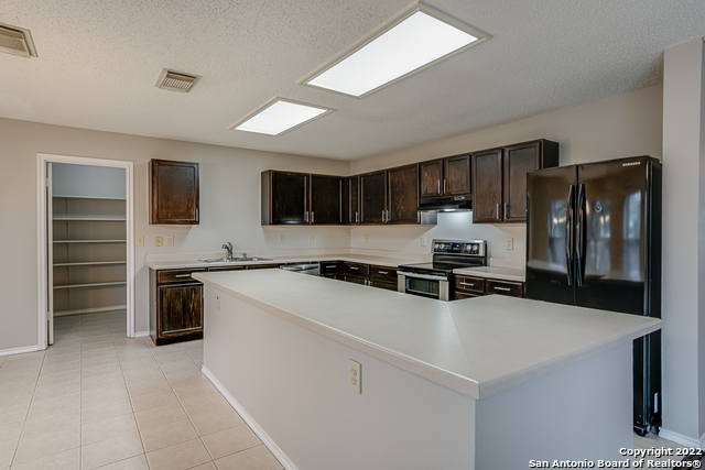 Image 15 of 34 For 22011 Oriole Hill Dr