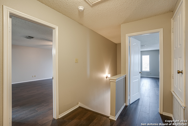 Image 20 of 34 For 22011 Oriole Hill Dr