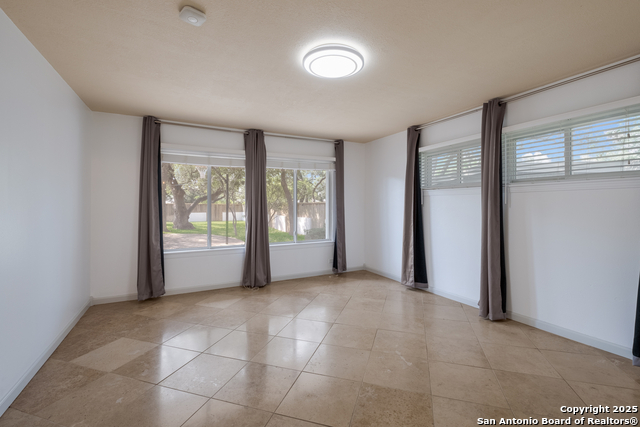 Image 17 of 33 For 226 Carolwood Dr.