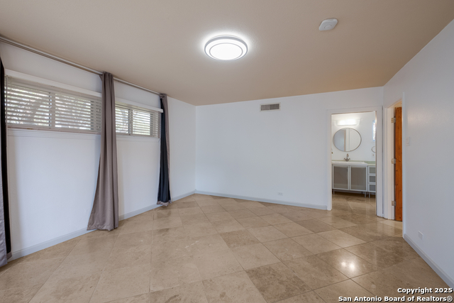 Image 19 of 33 For 226 Carolwood Dr.