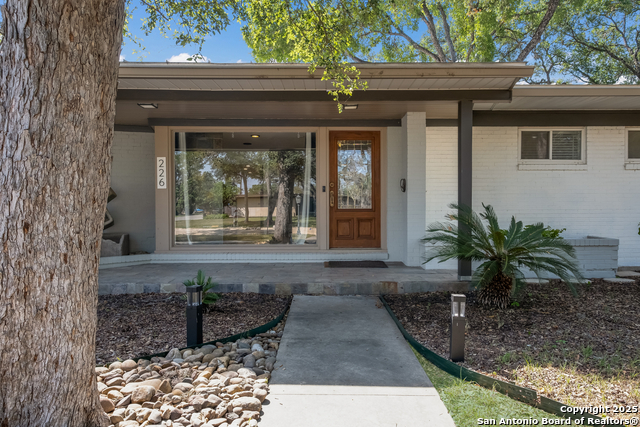 Image 2 of 33 For 226 Carolwood Dr.