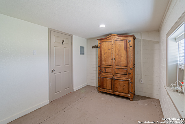 Image 33 of 42 For 7580 Fm 1144