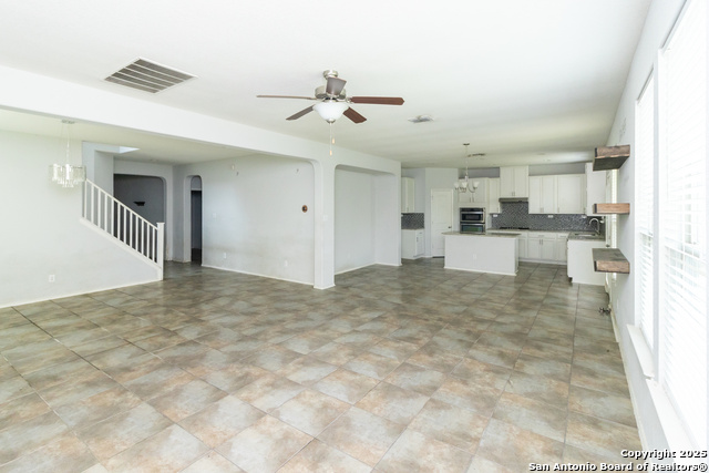 Listing photo id 9 for 13131 Piper Sonoma