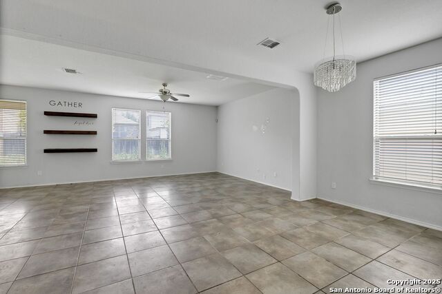 Listing photo id 10 for 13131 Piper Sonoma