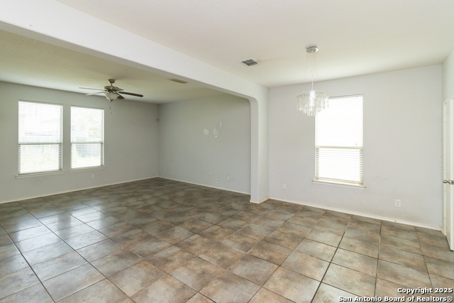 Listing photo id 14 for 13131 Piper Sonoma