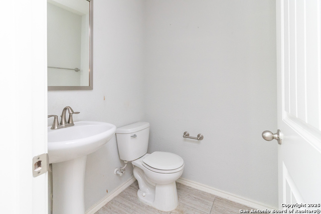 Listing photo id 24 for 13131 Piper Sonoma