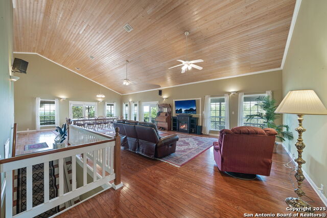 Image 10 of 50 For 388 Oak  
