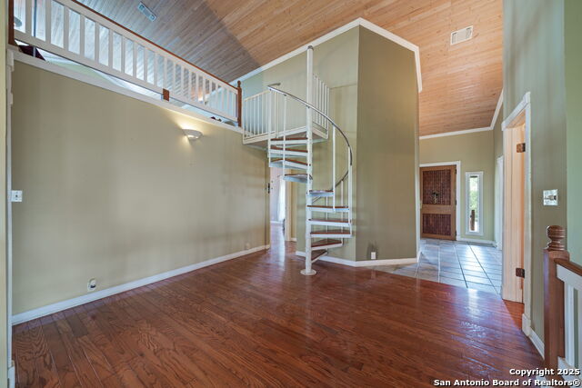 Image 11 of 50 For 388 Oak  