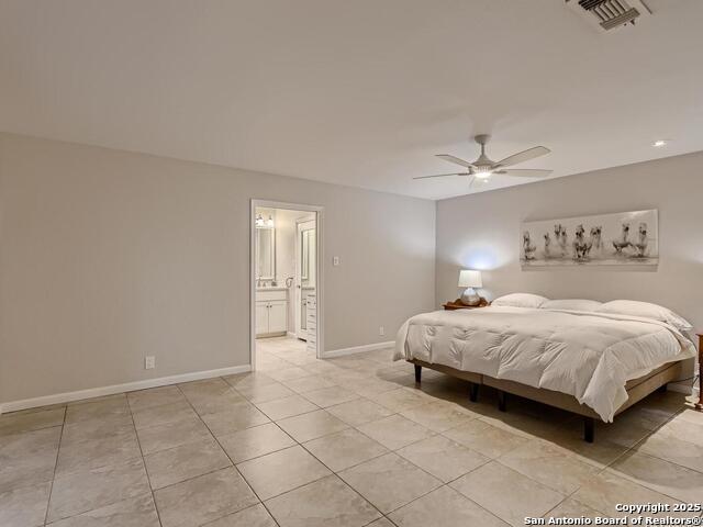 Listing photo id 11 for 320 Remington Dr