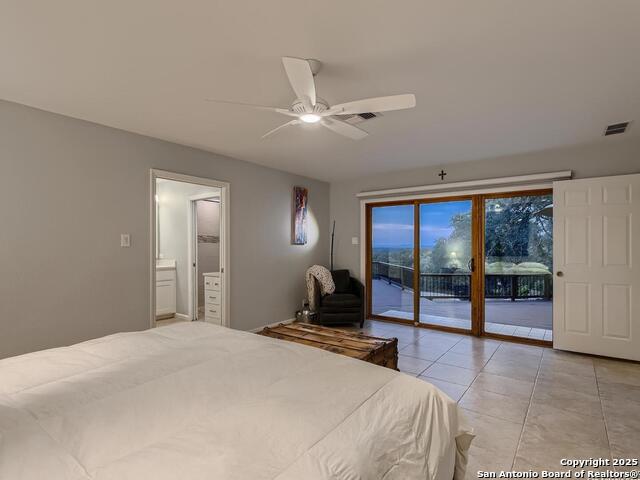 Listing photo id 13 for 320 Remington Dr