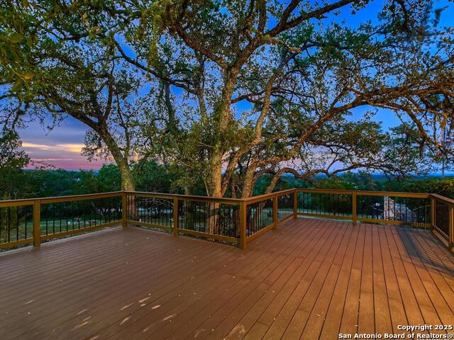Listing photo id 26 for 320 Remington Dr
