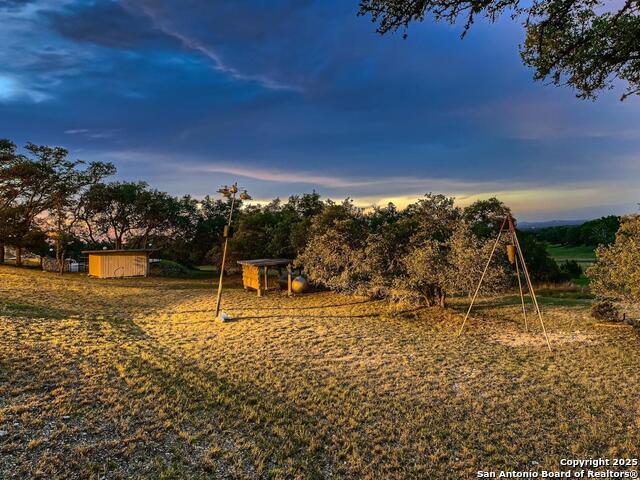 Listing photo id 30 for 320 Remington Dr