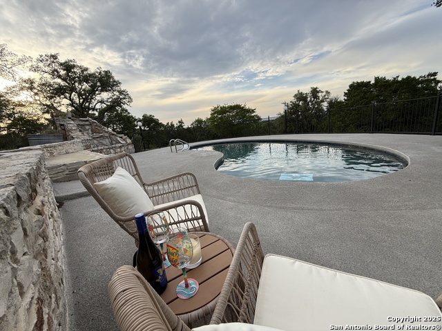 Listing photo id 32 for 320 Remington Dr