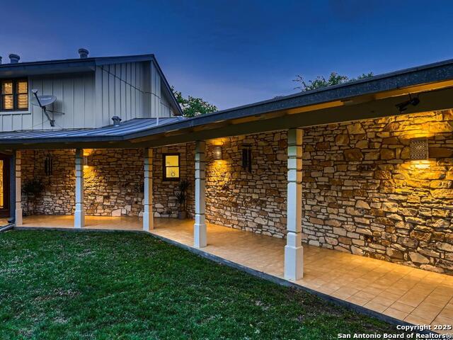 Listing photo id 37 for 320 Remington Dr