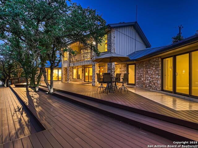 Listing photo id 2 for 320 Remington Dr