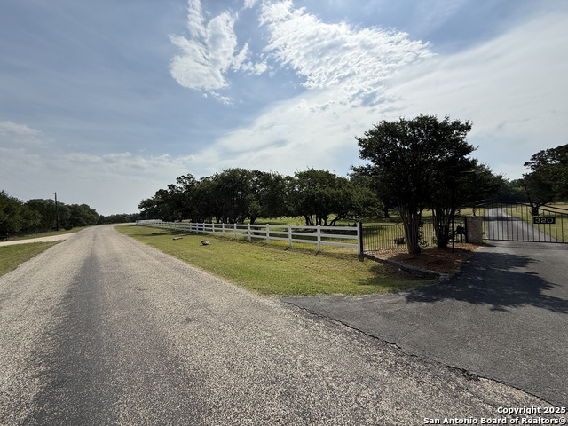 Listing photo id 41 for 320 Remington Dr