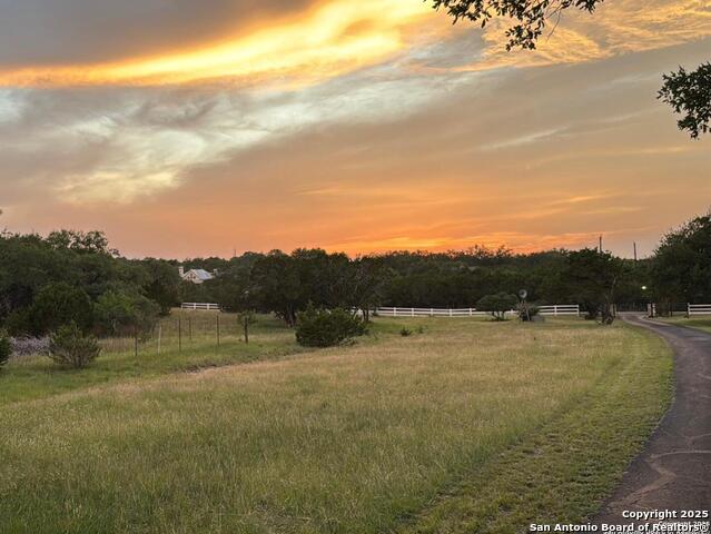 Listing photo id 46 for 320 Remington Dr
