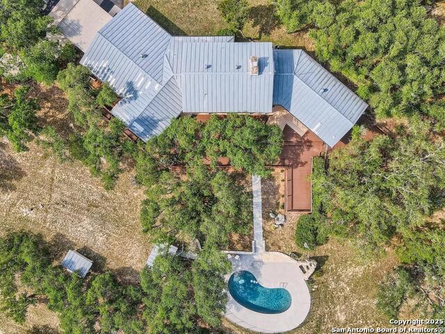 Listing photo id 3 for 320 Remington Dr