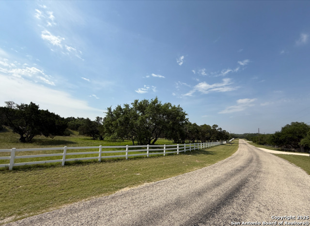 Listing photo id 49 for 320 Remington Dr