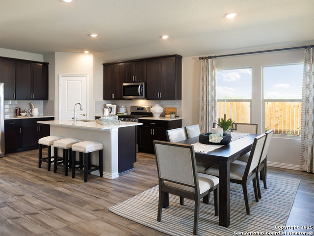 Listing photo id 1 for 883 Black Horse Way