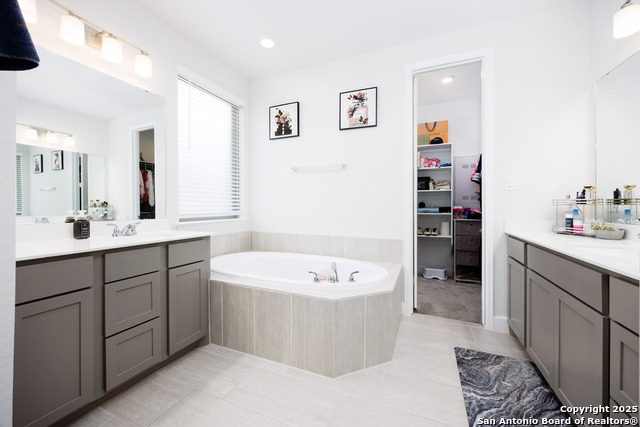 Listing photo id 12 for 807 Swenson Ranch