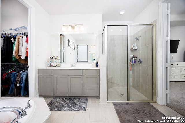 Listing photo id 13 for 807 Swenson Ranch