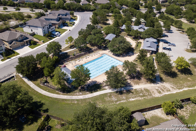 Listing photo id 29 for 807 Swenson Ranch