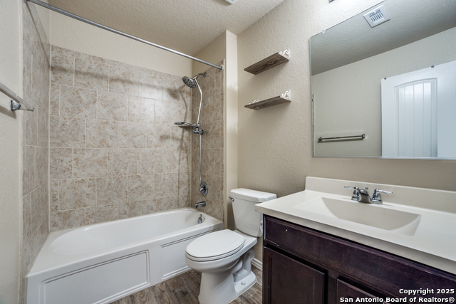 Image 10 of 12 For 2122 Marbach Woods