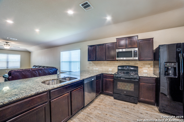 Image 3 of 12 For 2122 Marbach Woods