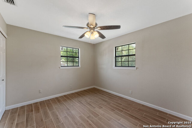 Image 10 of 18 For 202 Hillview Dr