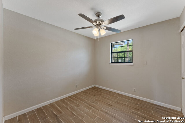 Image 11 of 18 For 202 Hillview Dr