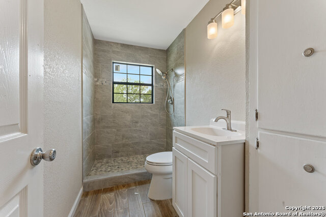 Image 12 of 18 For 202 Hillview Dr