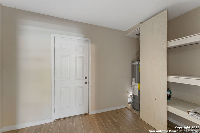 Image 15 of 18 For 202 Hillview Dr