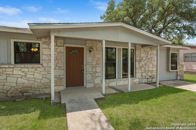 Image 2 of 18 For 202 Hillview Dr